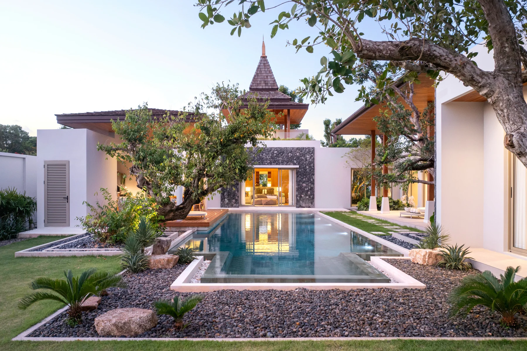 Botanica Grand Avenue · Grand Signature