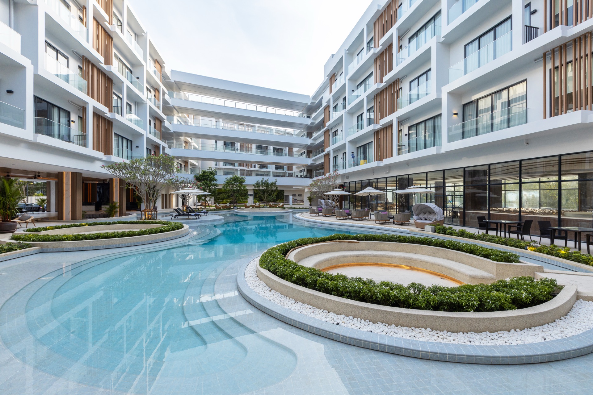 Laya Resort Phuket — Лаян · 350 м до пляжа Layan
